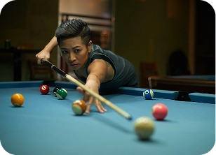 Walk-in pool table play